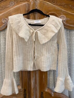Old Navy Cream Ribbed Tie-Front Cardigan with Peter Pan Collar